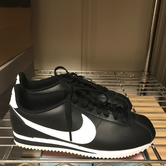 nike cortez poshmark